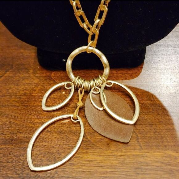 VINTAGE 1946 boho long pendant necklace - Picture 2 of 6